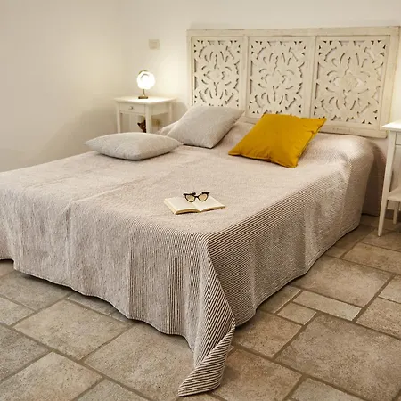 Carrubo Peroscia By Sthey Vila Padresergio