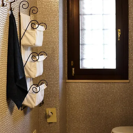 Carrubo Peroscia By Sthey *